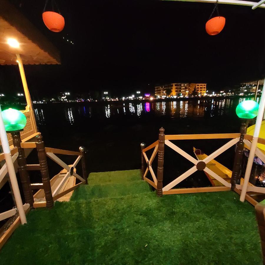 Tashkand Houseboat Srīnagar Zewnętrze zdjęcie