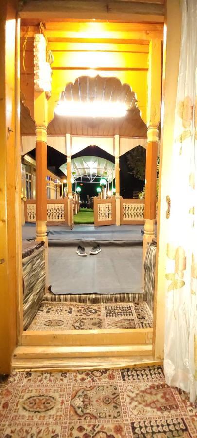 Tashkand Houseboat Srīnagar Zewnętrze zdjęcie