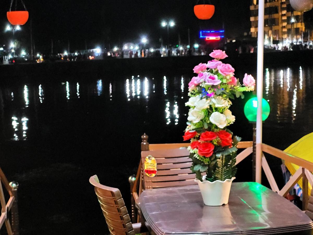 Tashkand Houseboat Srīnagar Zewnętrze zdjęcie