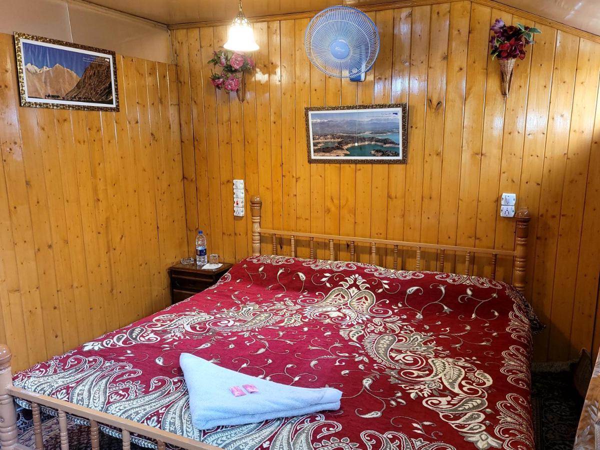 Tashkand Houseboat Srīnagar Zewnętrze zdjęcie
