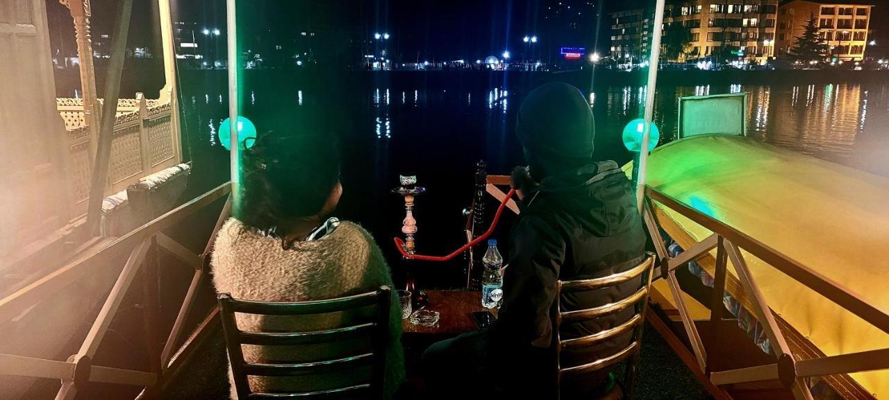 Tashkand Houseboat Srīnagar Zewnętrze zdjęcie
