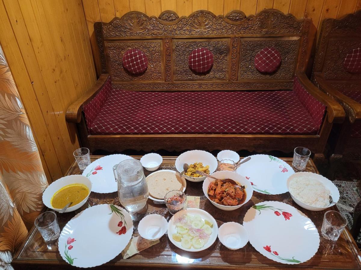Tashkand Houseboat Srīnagar Zewnętrze zdjęcie