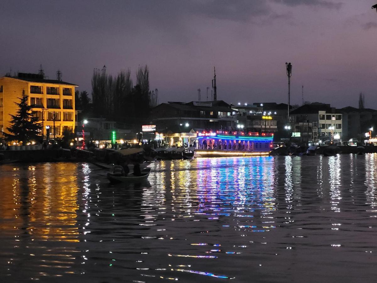Tashkand Houseboat Srīnagar Zewnętrze zdjęcie