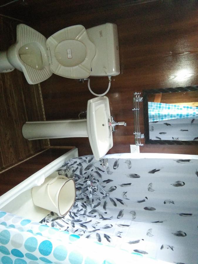 Tashkand Houseboat Srīnagar Zewnętrze zdjęcie