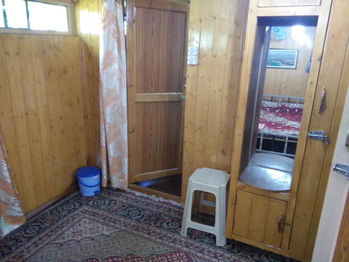 Tashkand Houseboat Srīnagar Zewnętrze zdjęcie