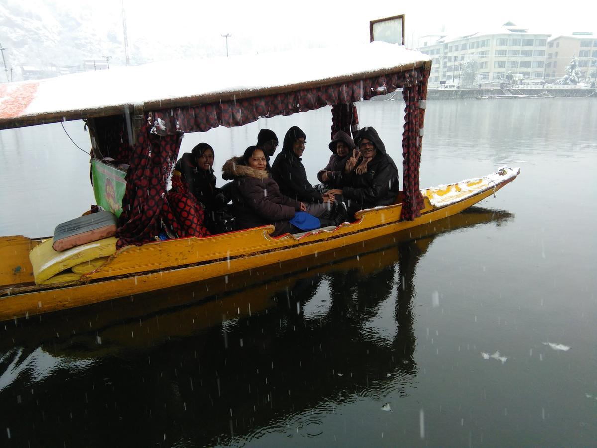 Tashkand Houseboat Srīnagar Zewnętrze zdjęcie
